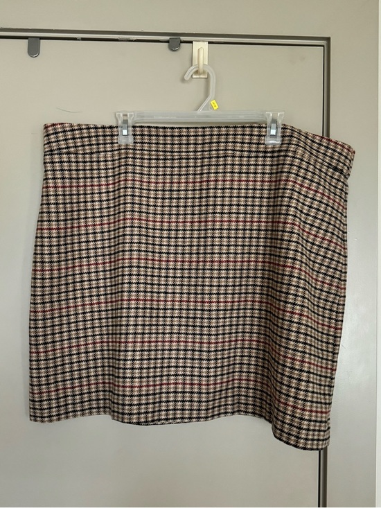 J. Crew Dresses & Skirts - J. Crew Plaid Mini Skirt in Beige, Black and Red